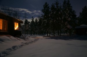 Waldhütte im Lappland, Schweden von außen