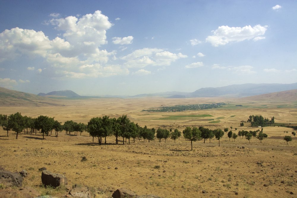 Trans-Asia-Express-Türkei-Iran-Landschaft-Dorf