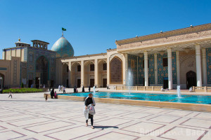 Shiraz, Schah-Cheragh-Schrein, Innenhof