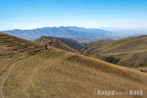 Blick in die Ferne über die Berge hinweg